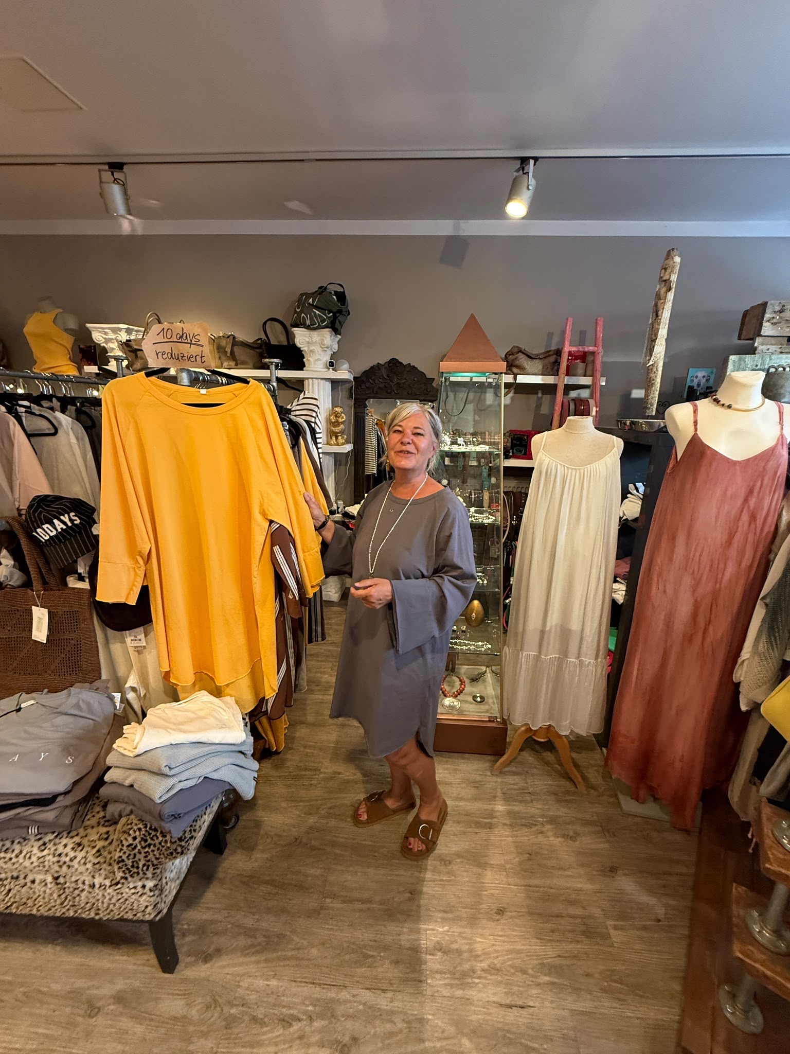 Niki im Ars Vivendi Store